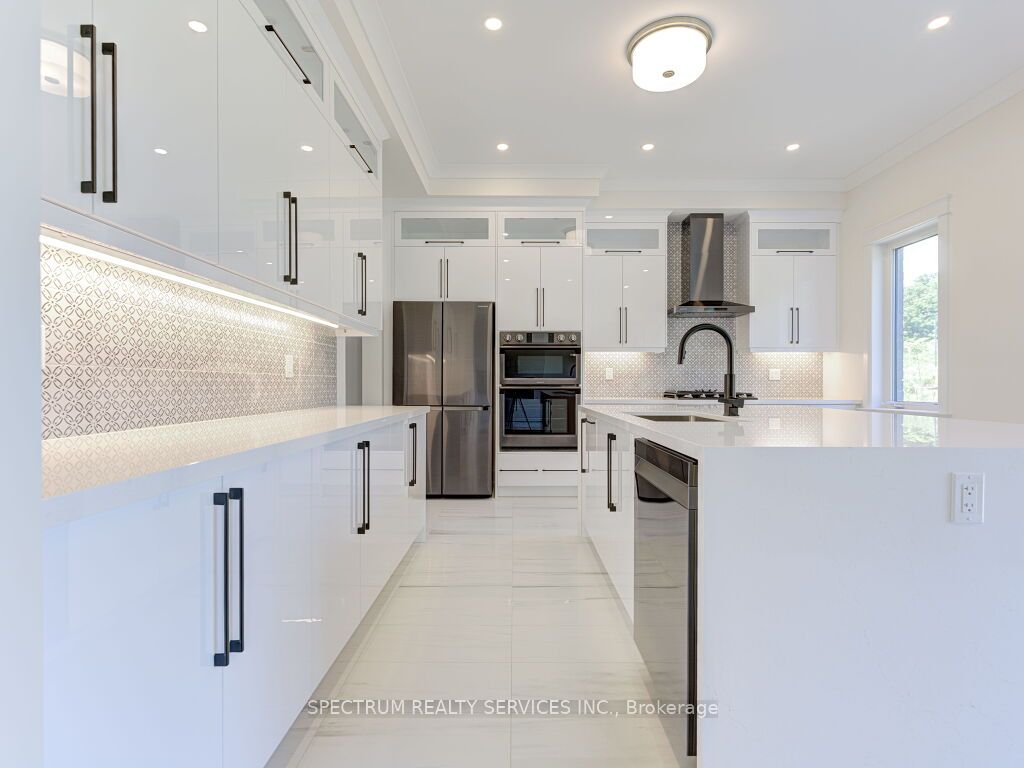 35 Macklin St