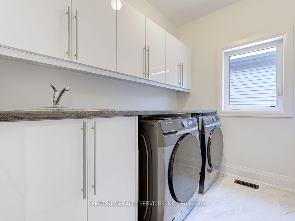 35 Macklin St