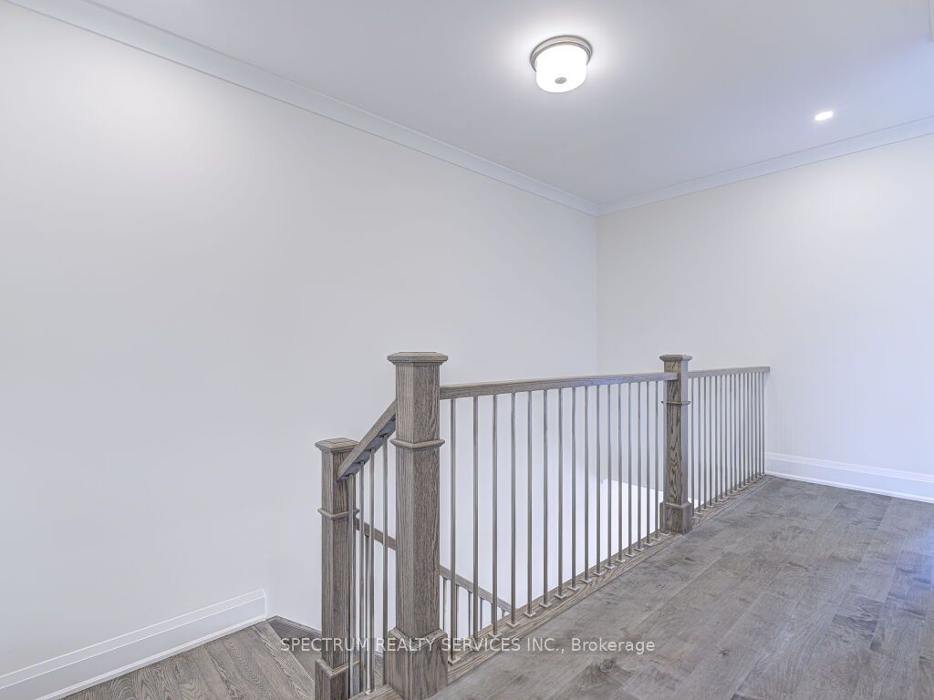 35 Macklin St