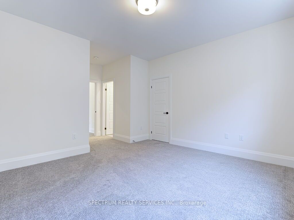 35 Macklin St