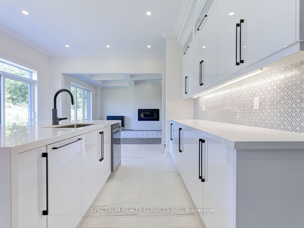35 Macklin St