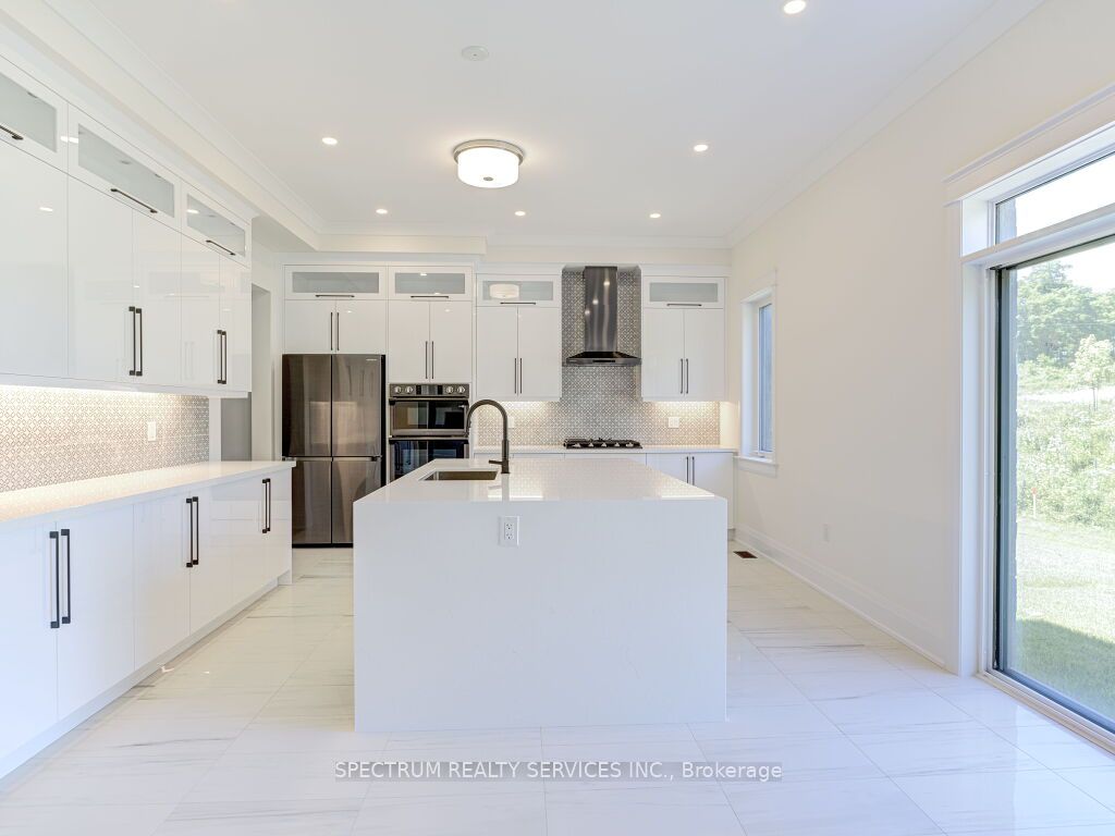 35 Macklin St