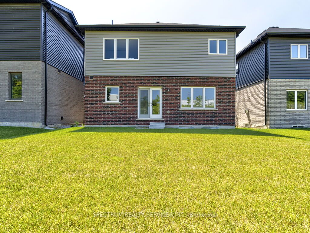 35 Macklin St