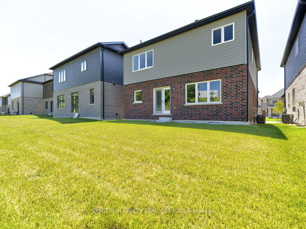 35 Macklin St