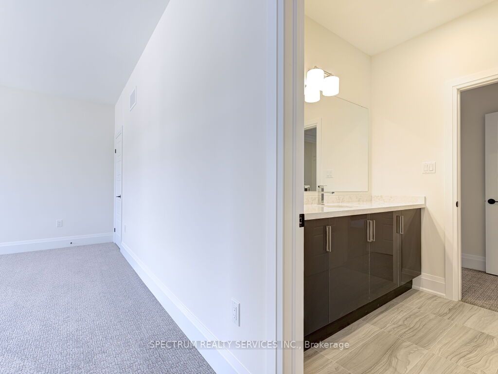 35 Macklin St