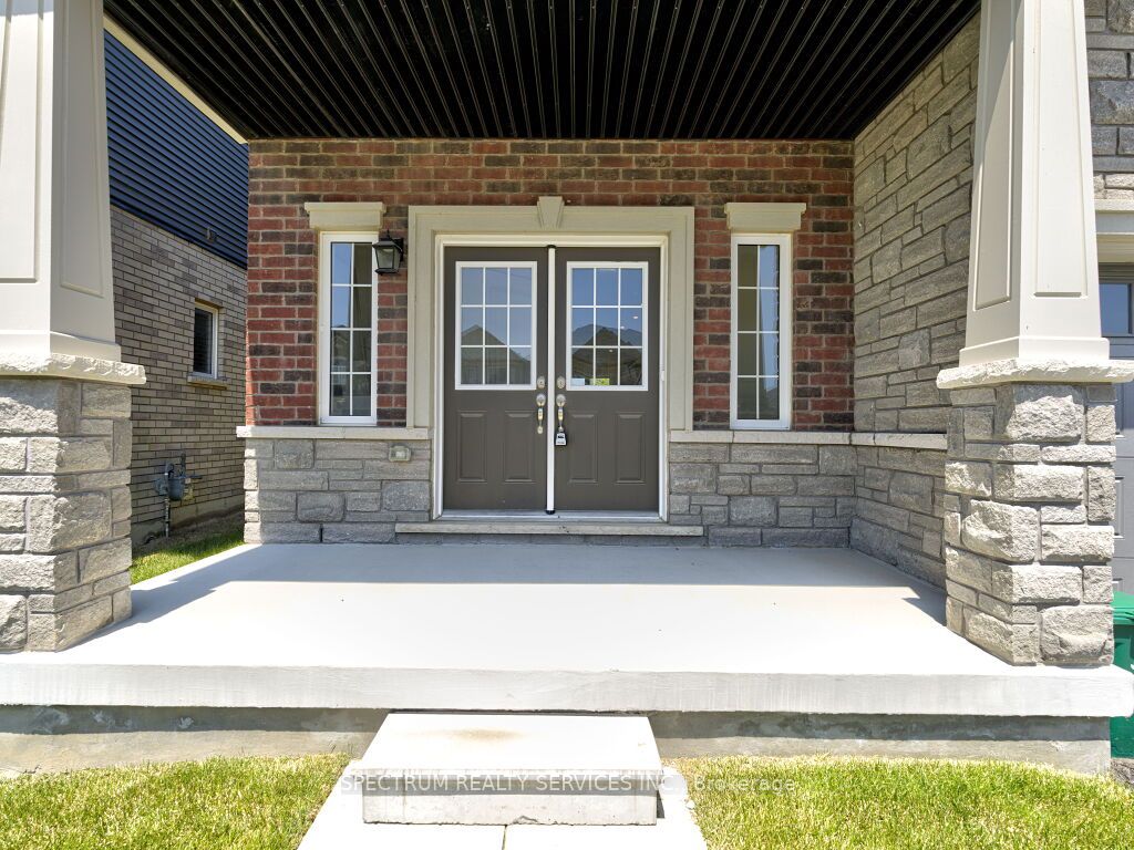 37 Macklin St