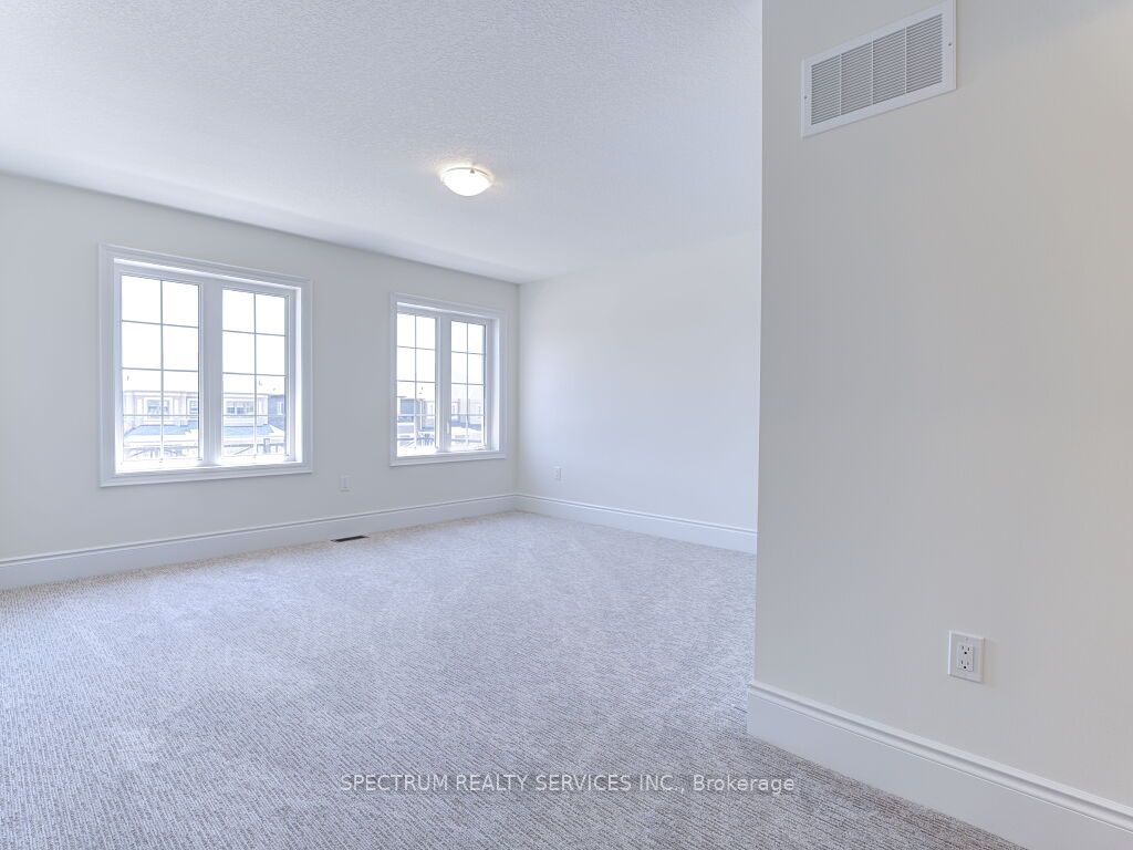 37 Macklin St