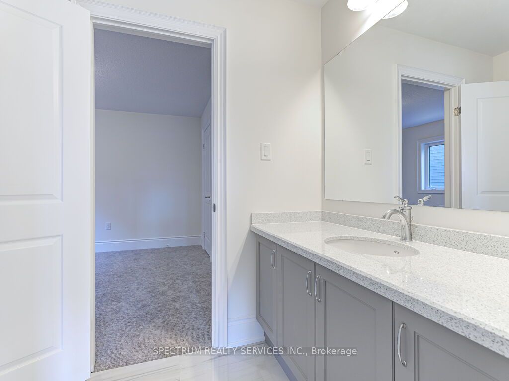 37 Macklin St