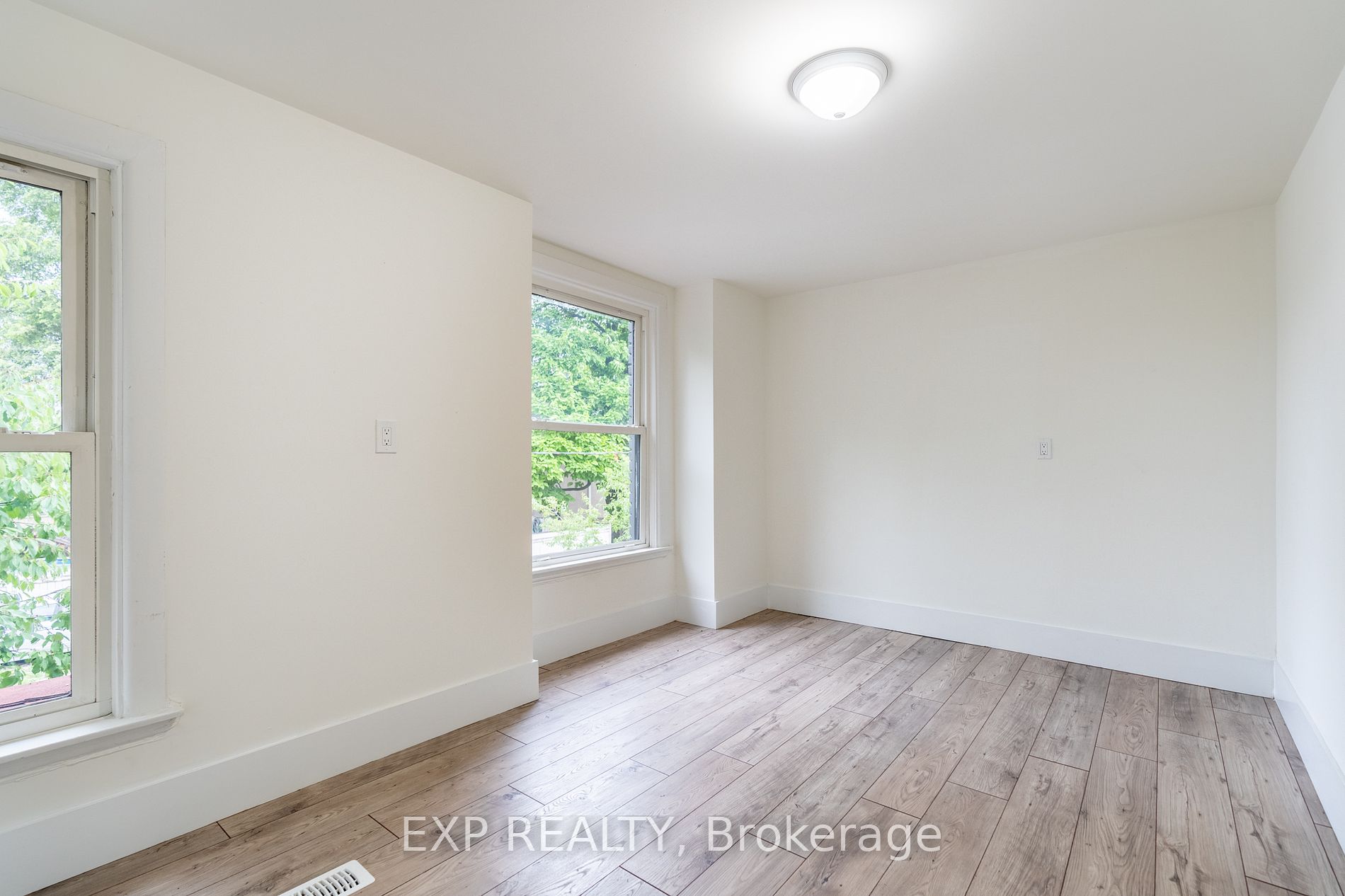 14 Ruth St