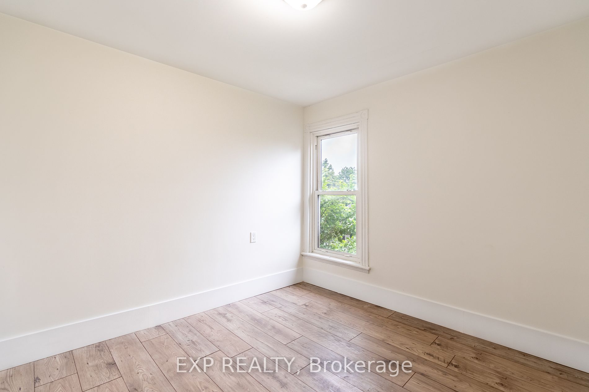 14 Ruth St