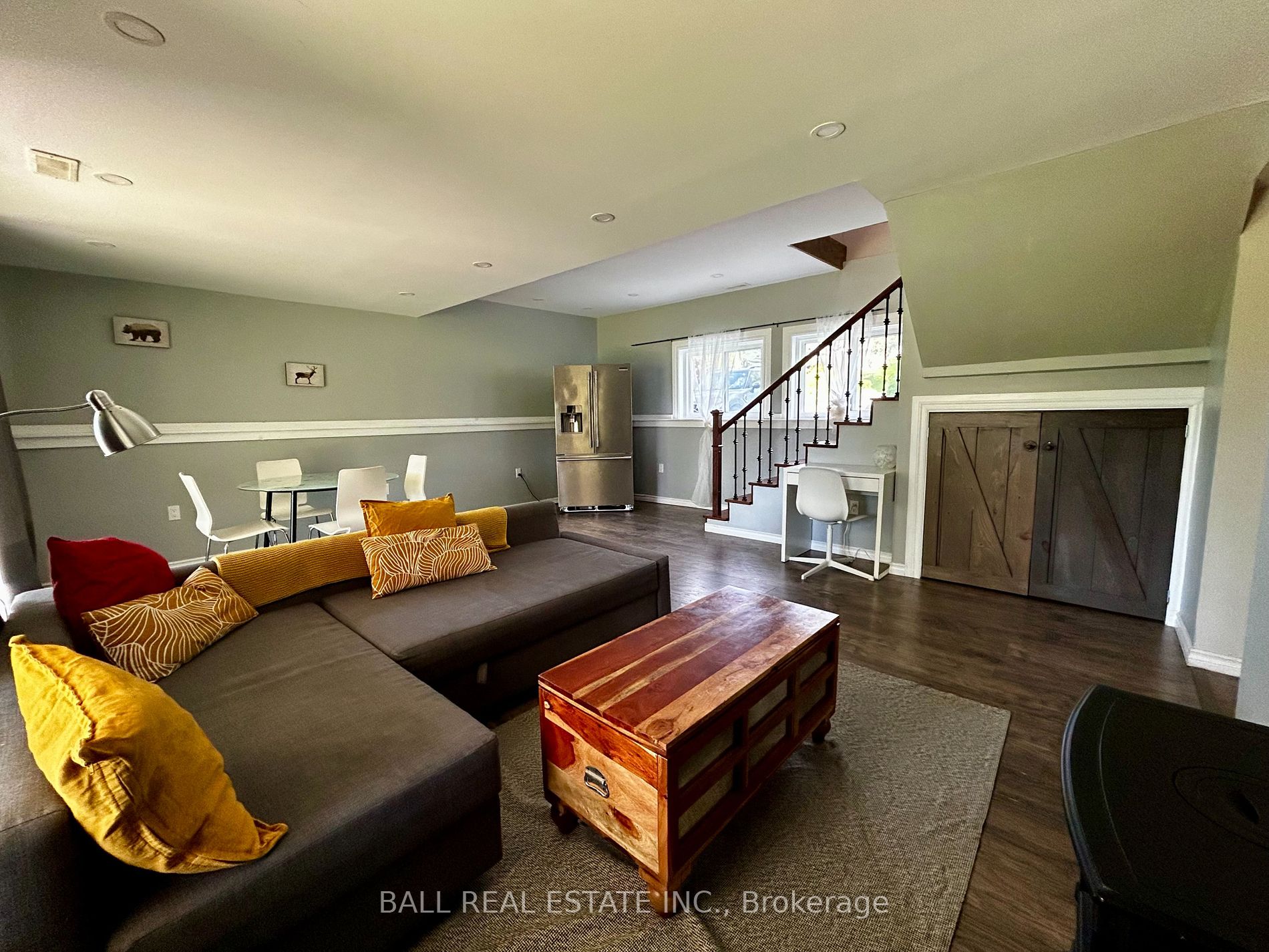 22 Lawrence Street N