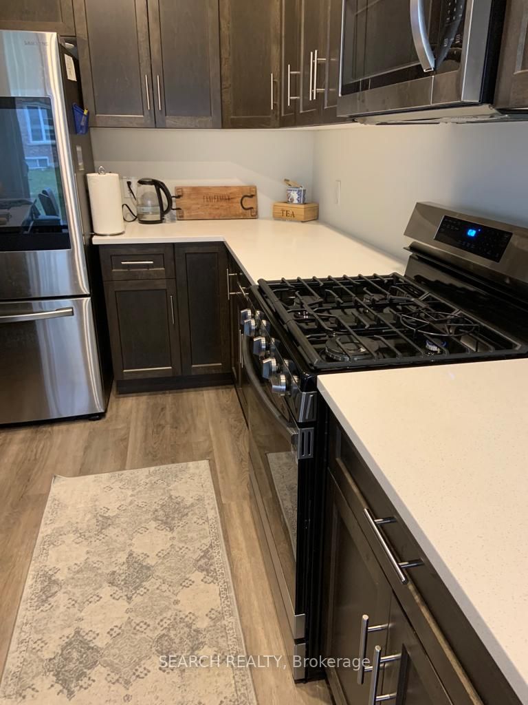 16 Bur Oak Drive