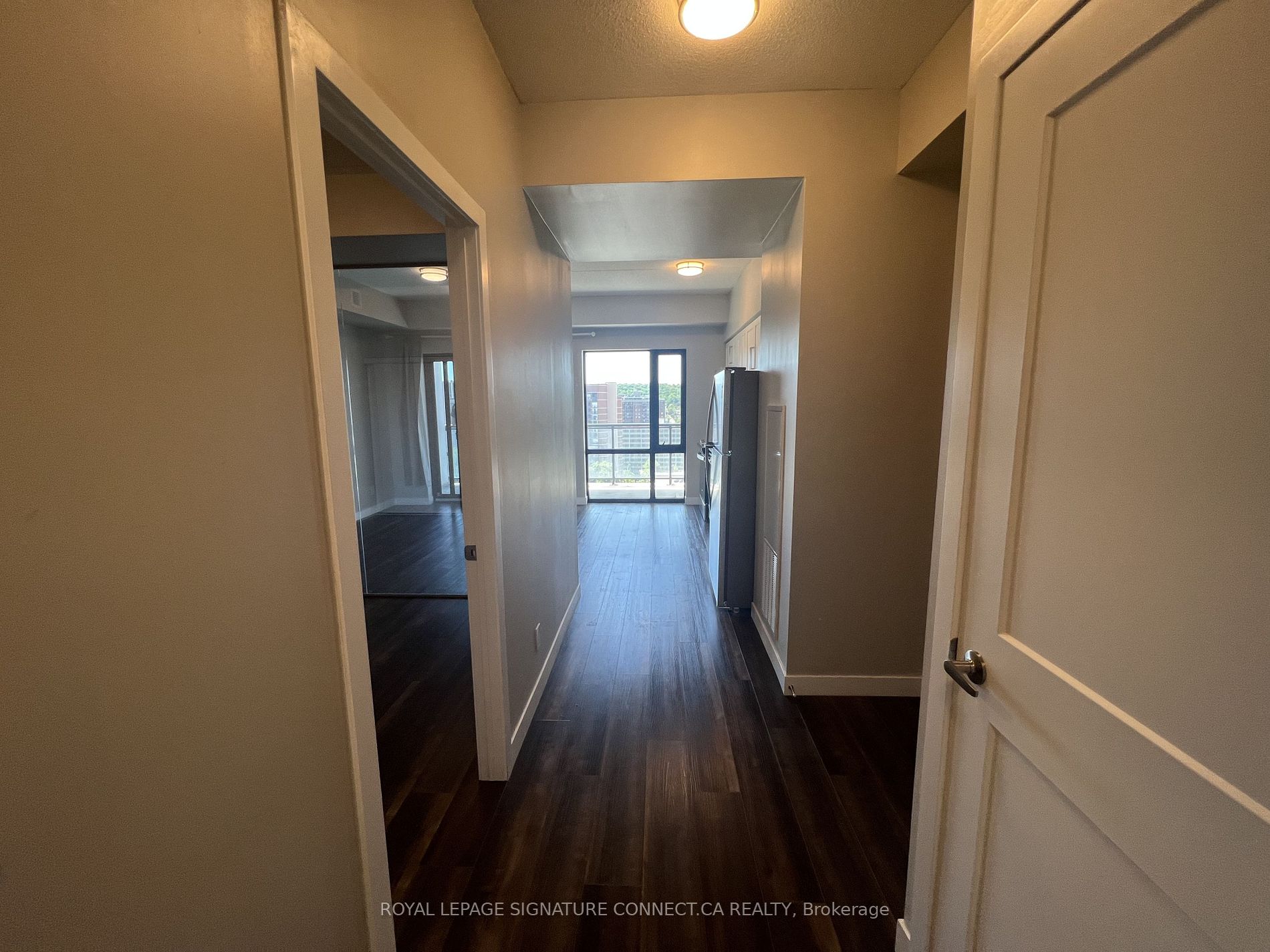 15 Queen St S, #1401