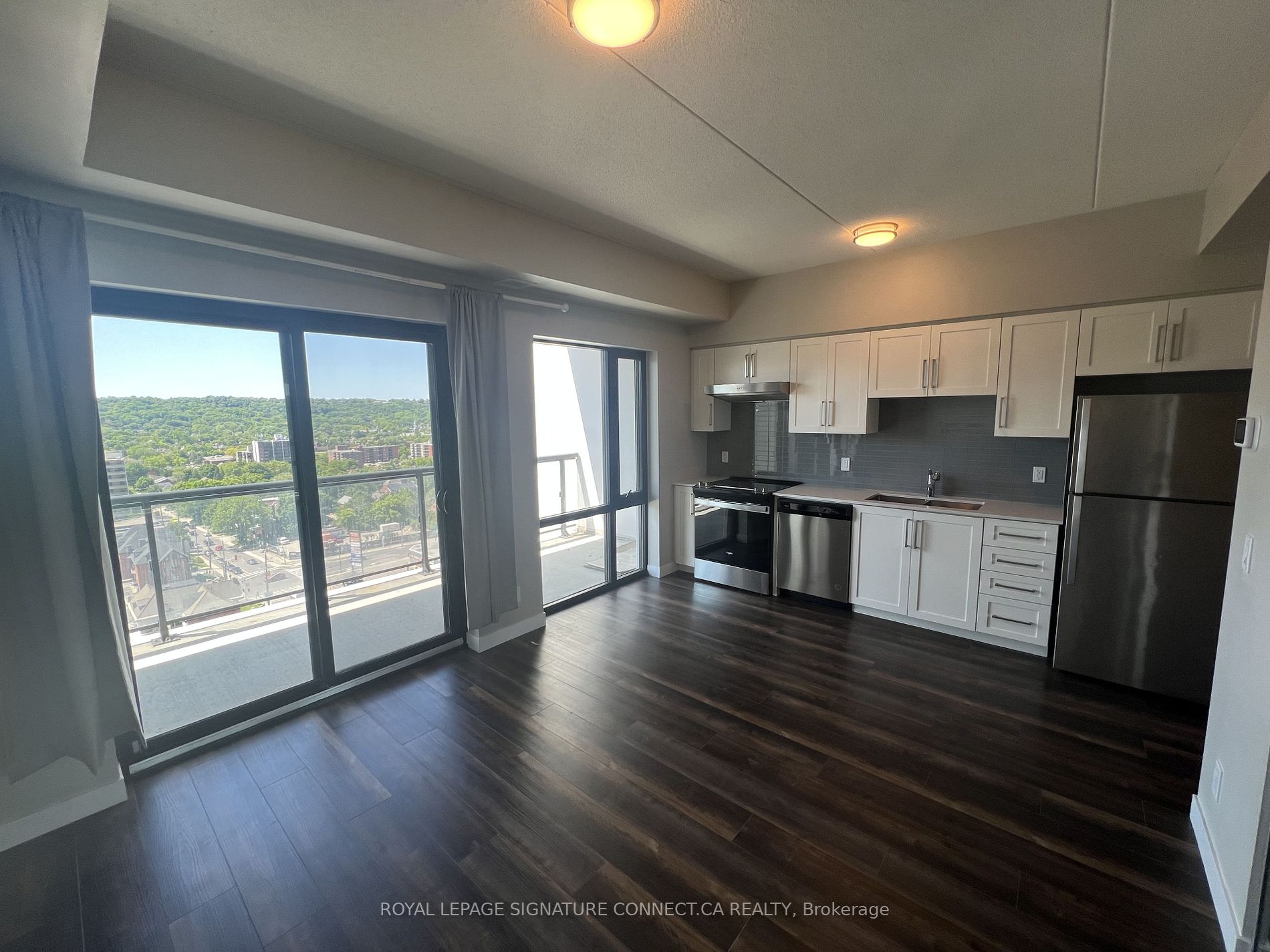 15 Queen St S, #1401