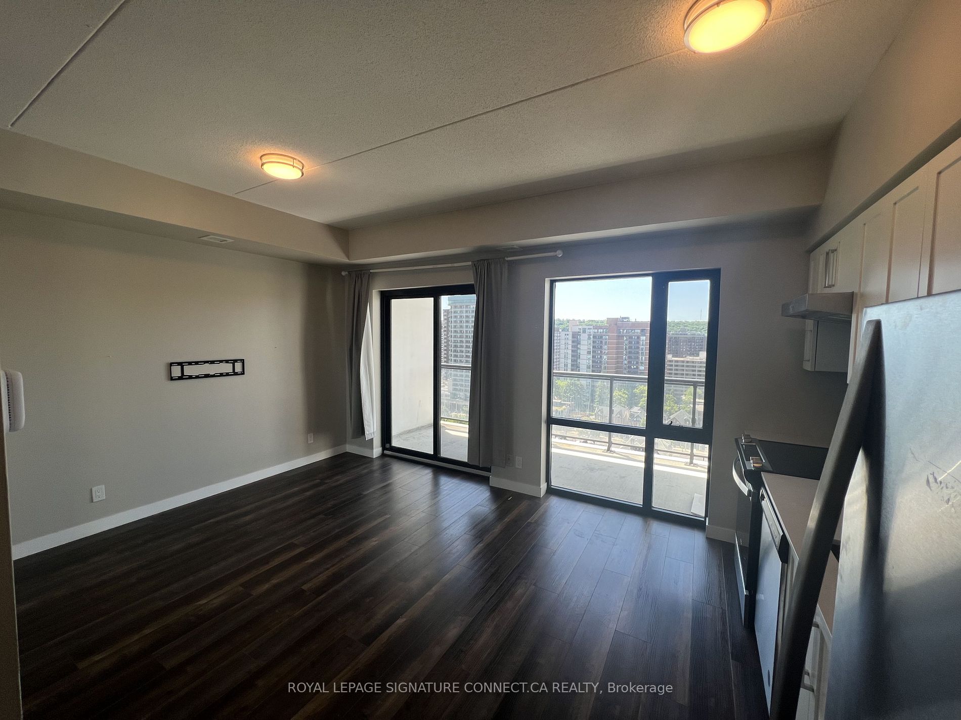 15 Queen St S, #1401