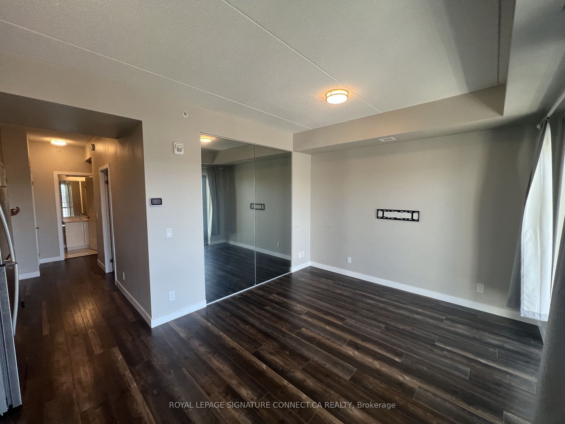 15 Queen St S, #1401