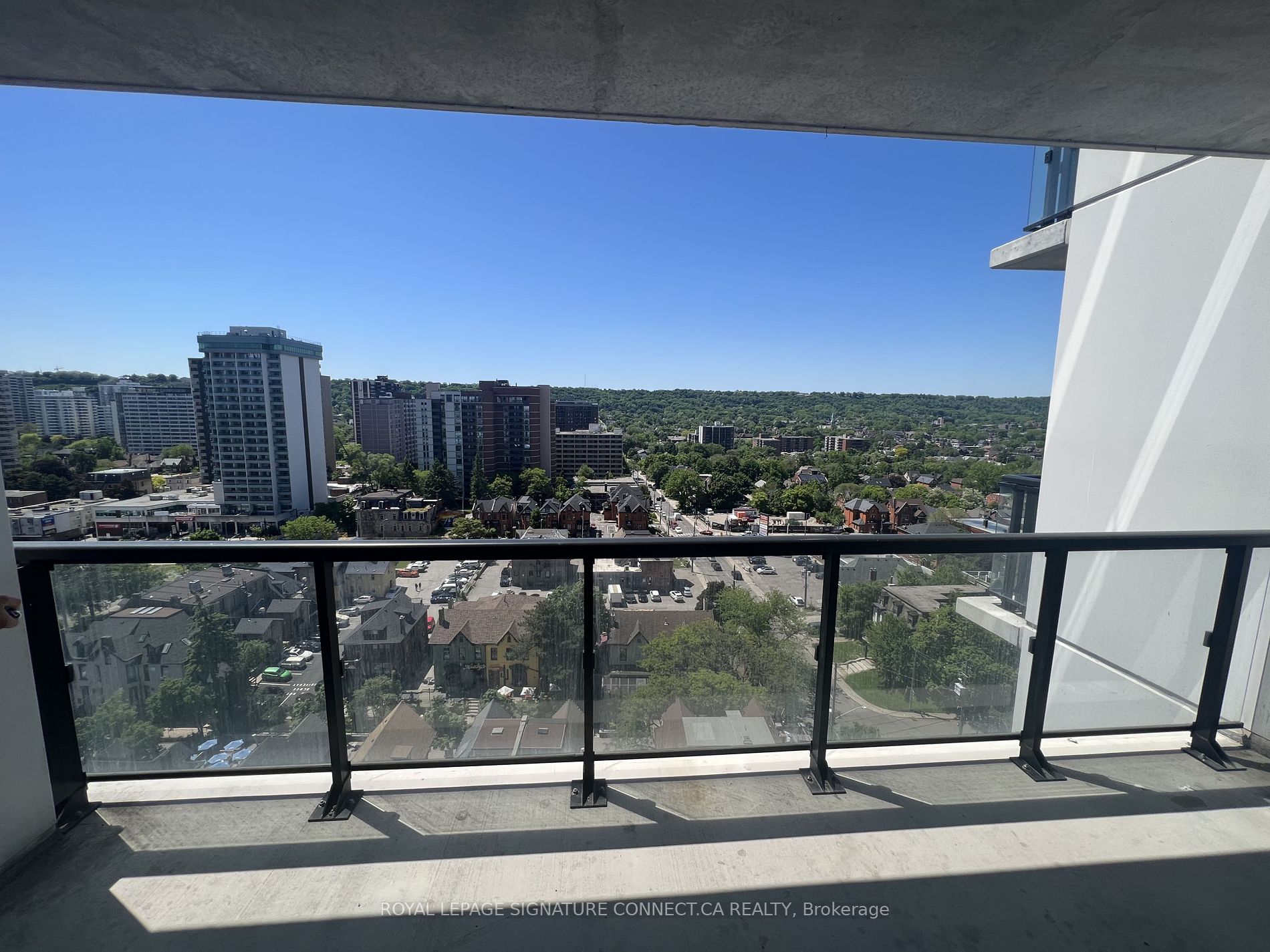 15 Queen St S, #1401