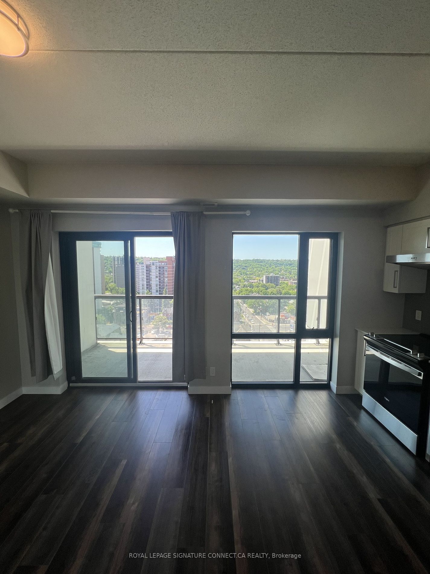 15 Queen St S, #1401