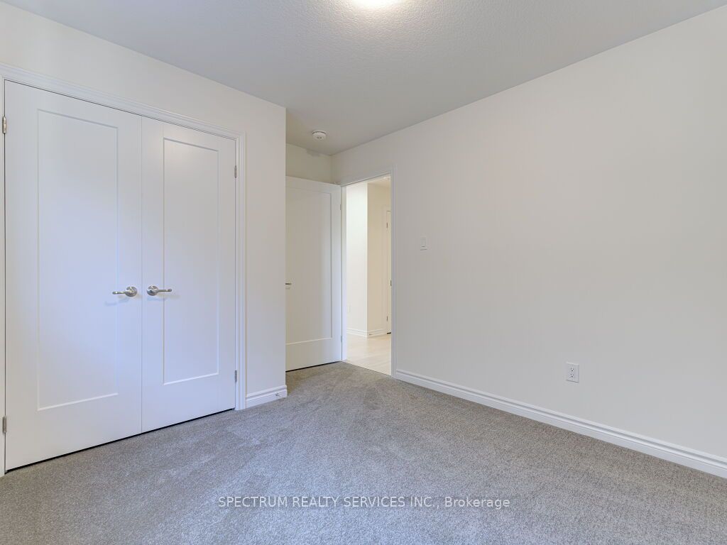 39 Macklin St