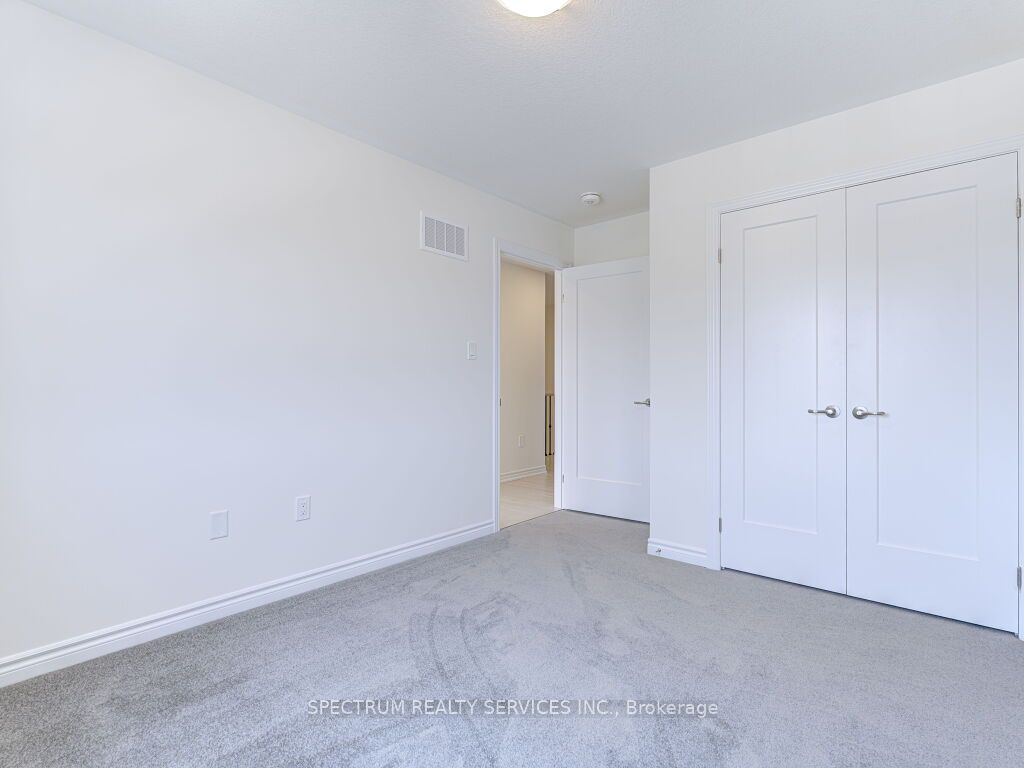 39 Macklin St