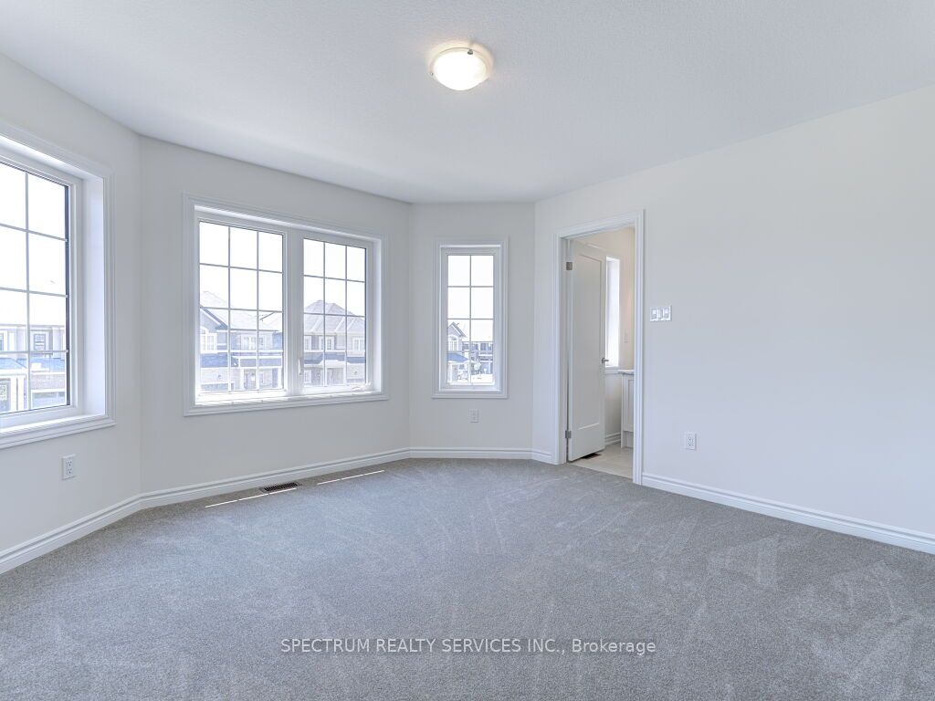 39 Macklin St