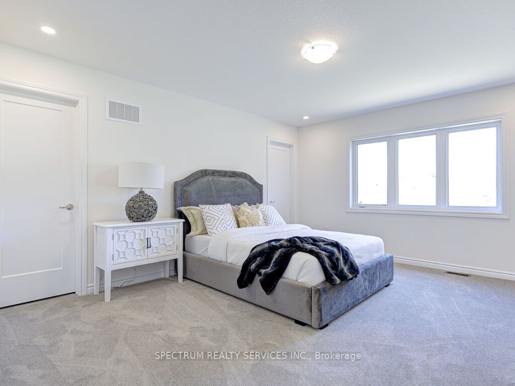 39 Macklin St