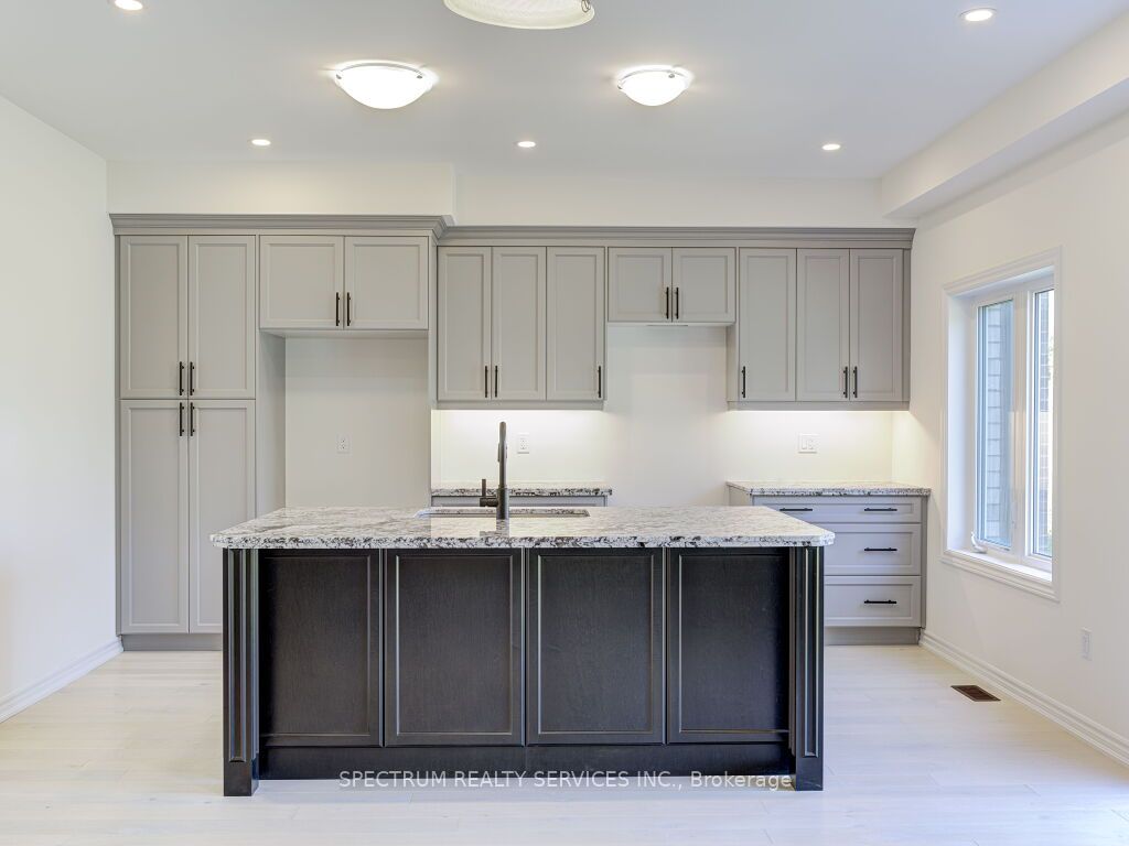 39 Macklin St