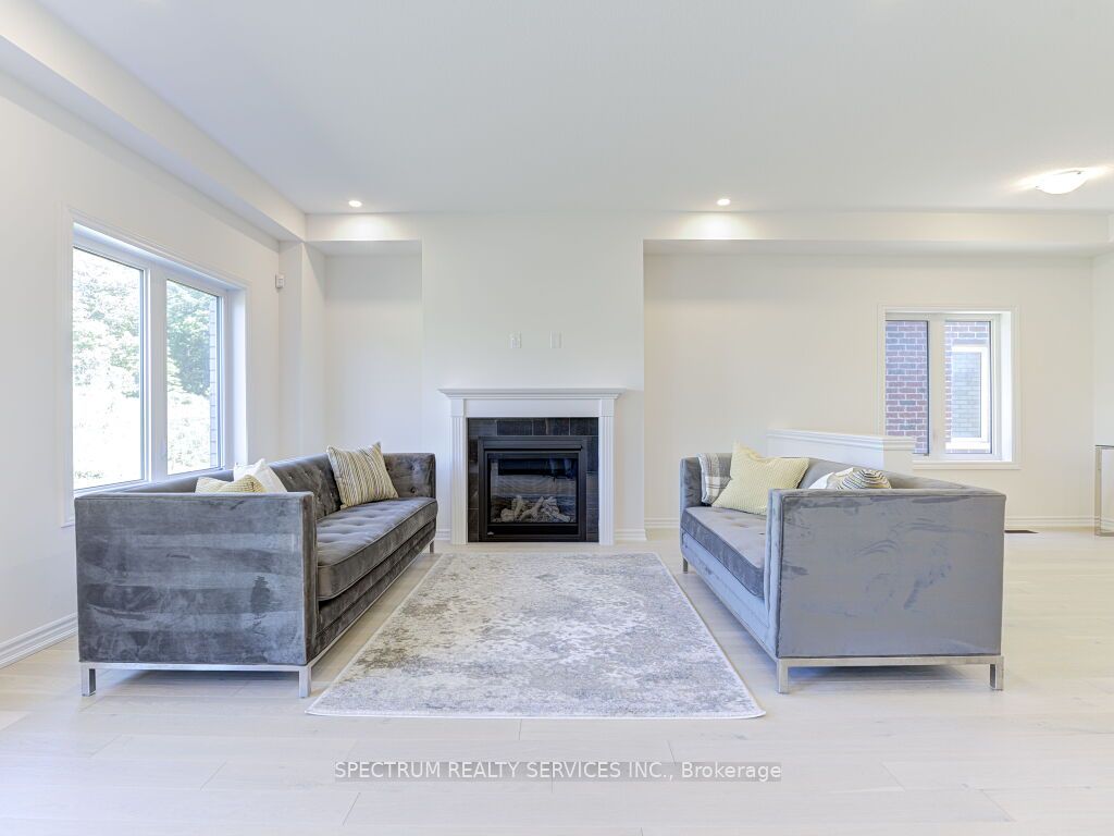 39 Macklin St