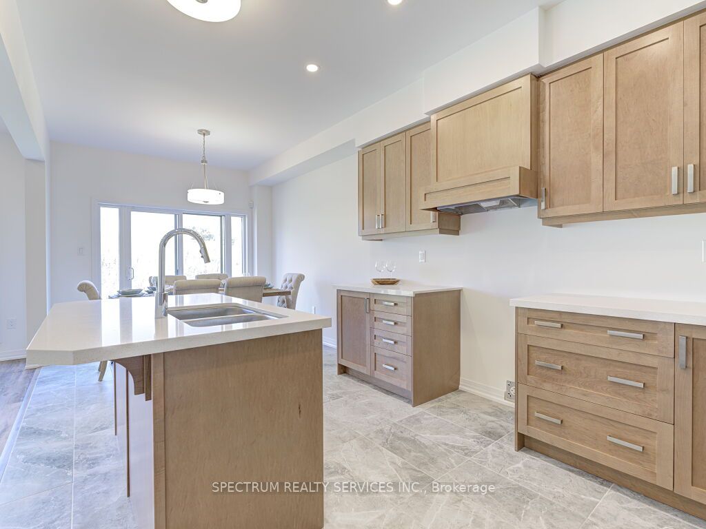 41 Macklin St