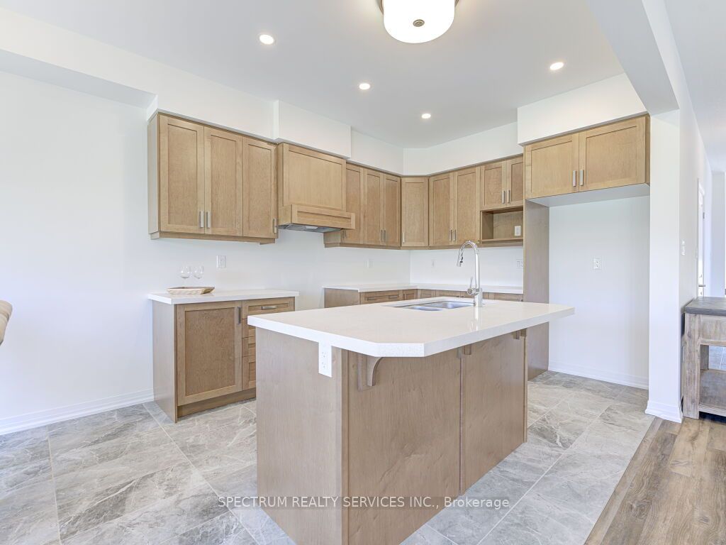 41 Macklin St