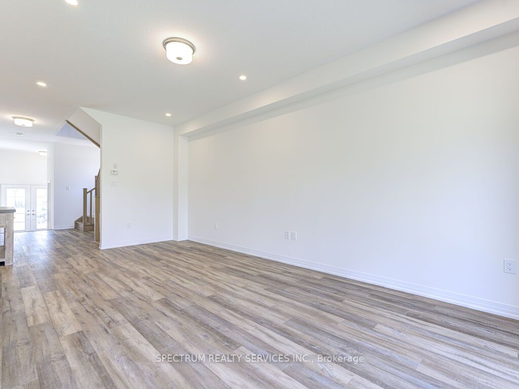 41 Macklin St
