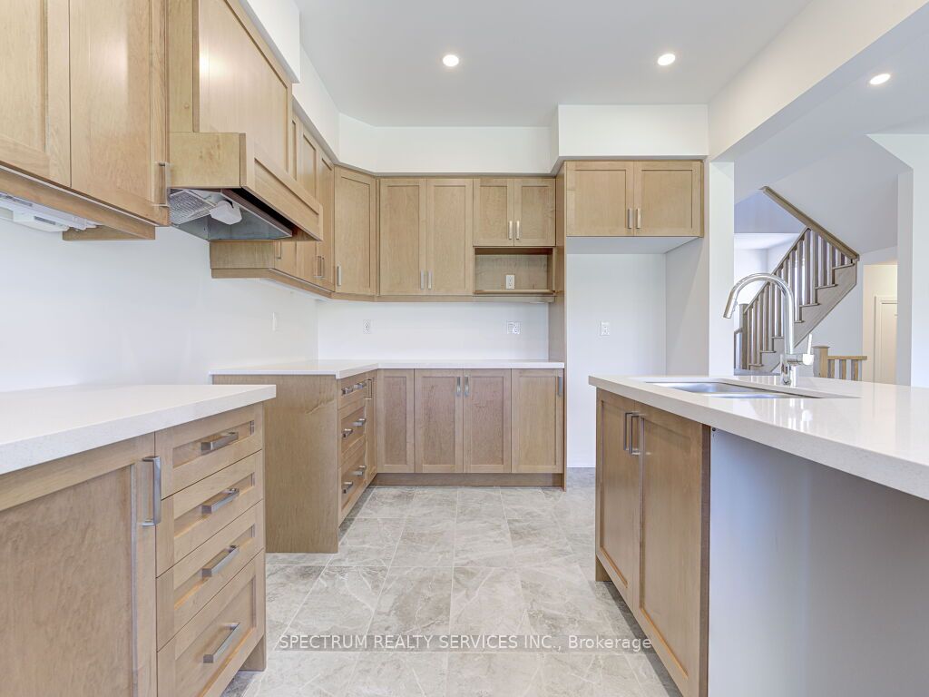 41 Macklin St