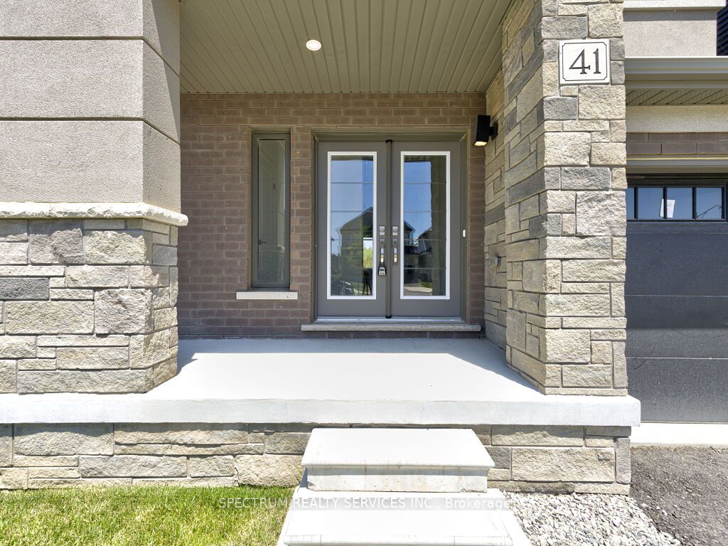 41 Macklin St