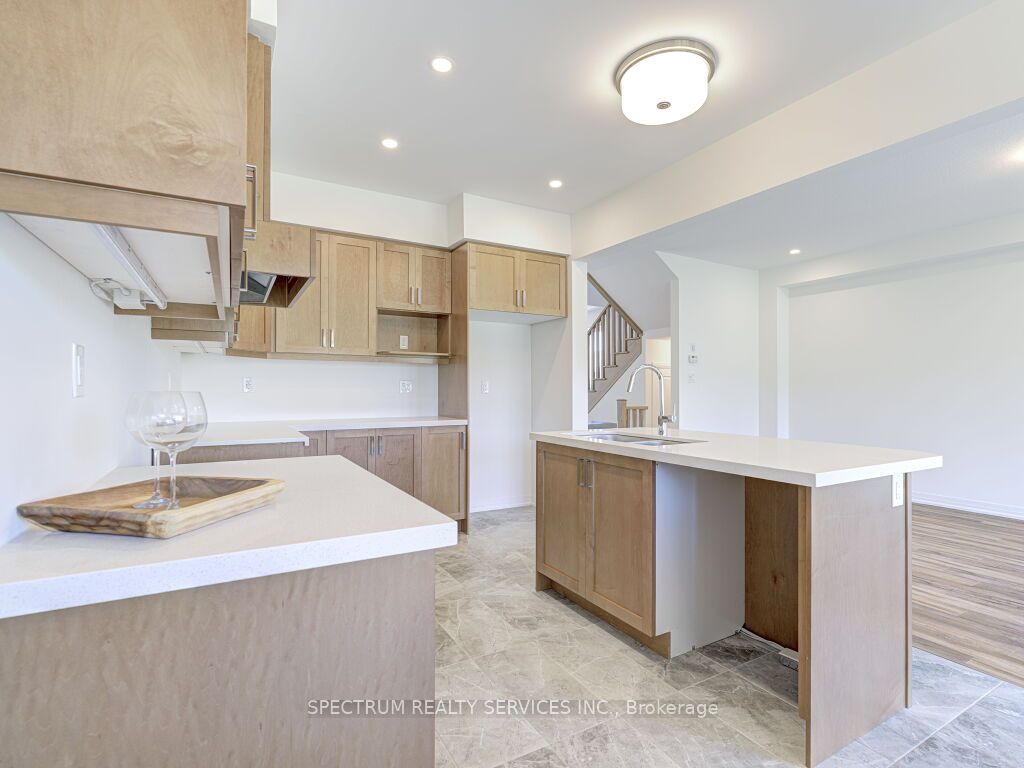 41 Macklin St
