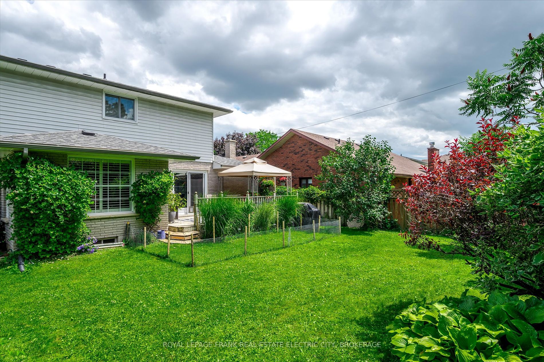 1817 Parkwood Circle