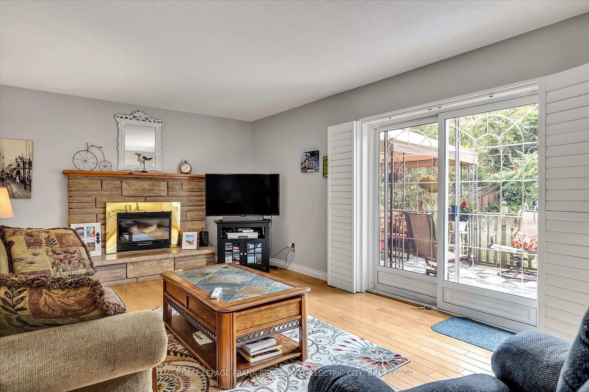 1817 Parkwood Circle