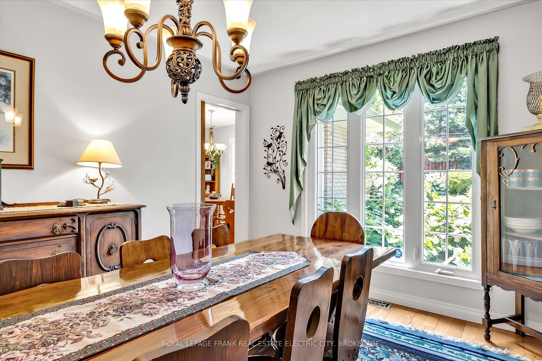 1817 Parkwood Circle