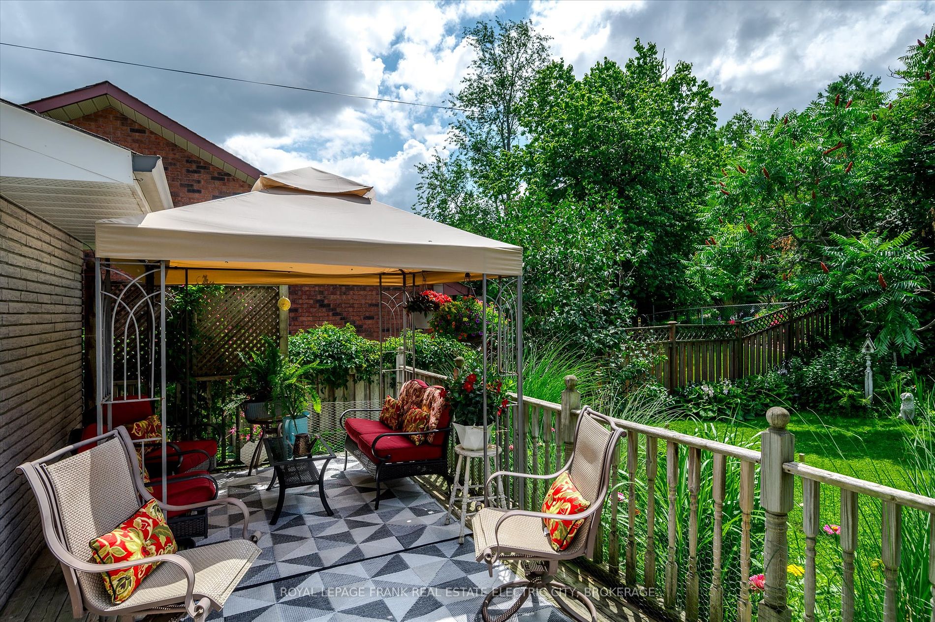 1817 Parkwood Circle