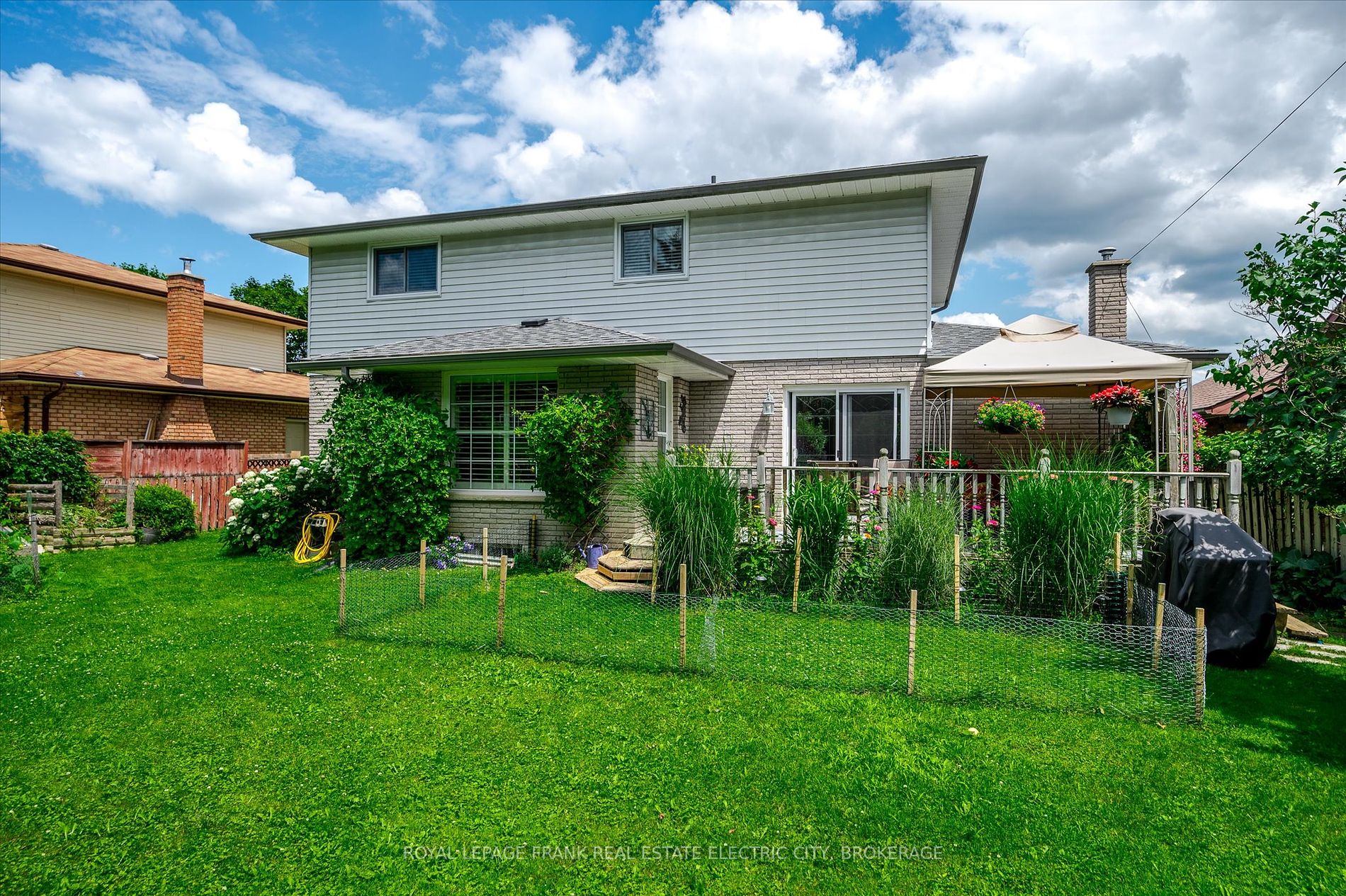 1817 Parkwood Circle