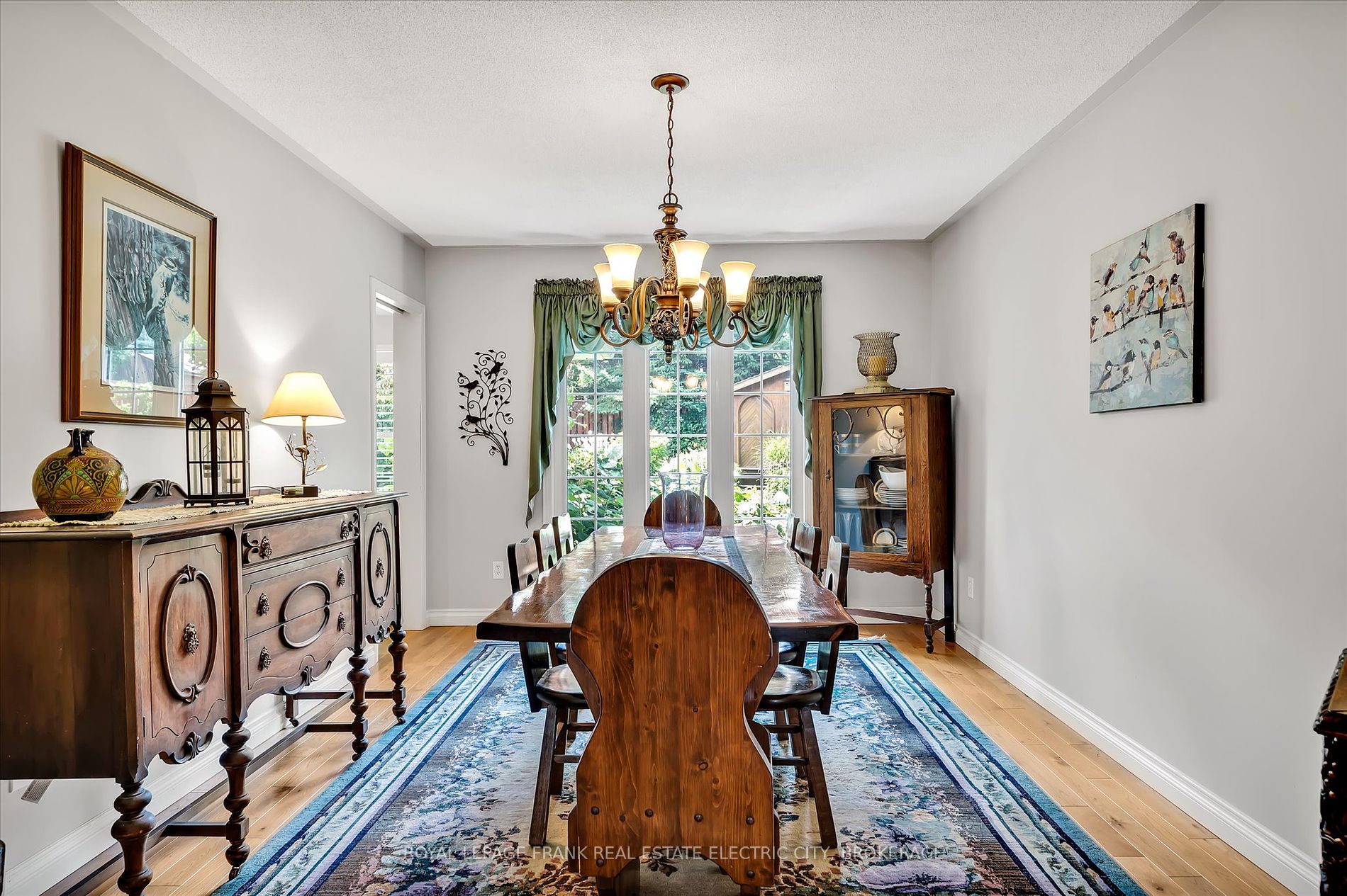 1817 Parkwood Circle