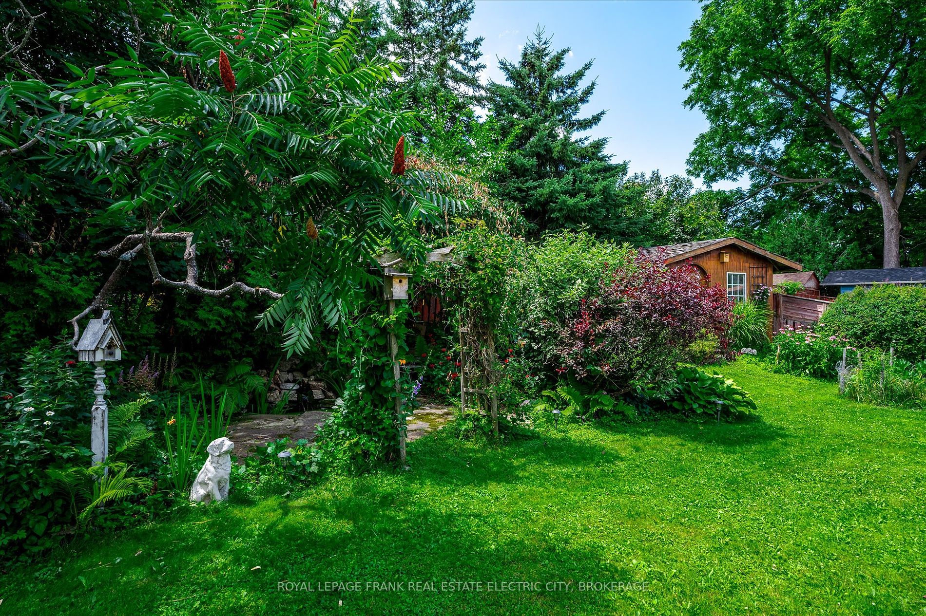 1817 Parkwood Circle