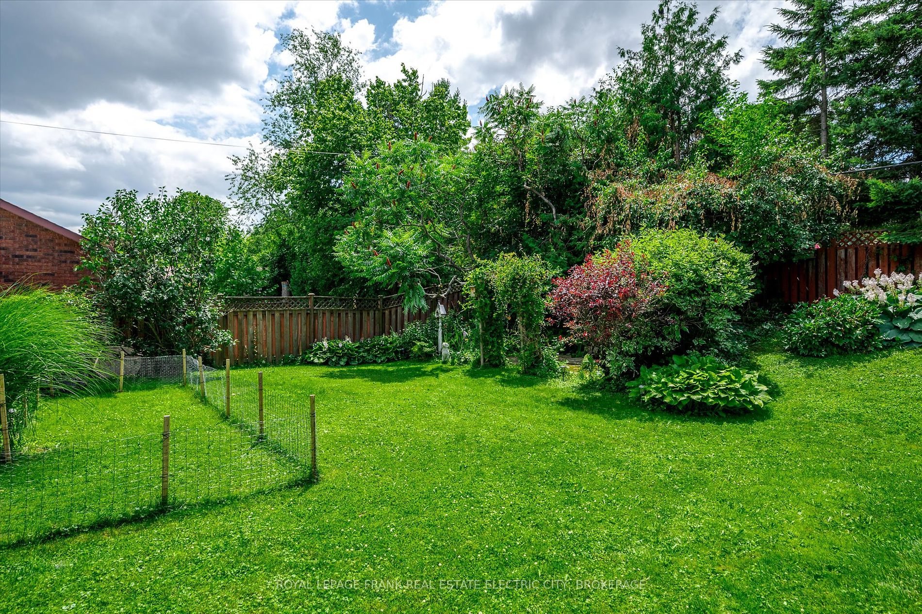 1817 Parkwood Circle