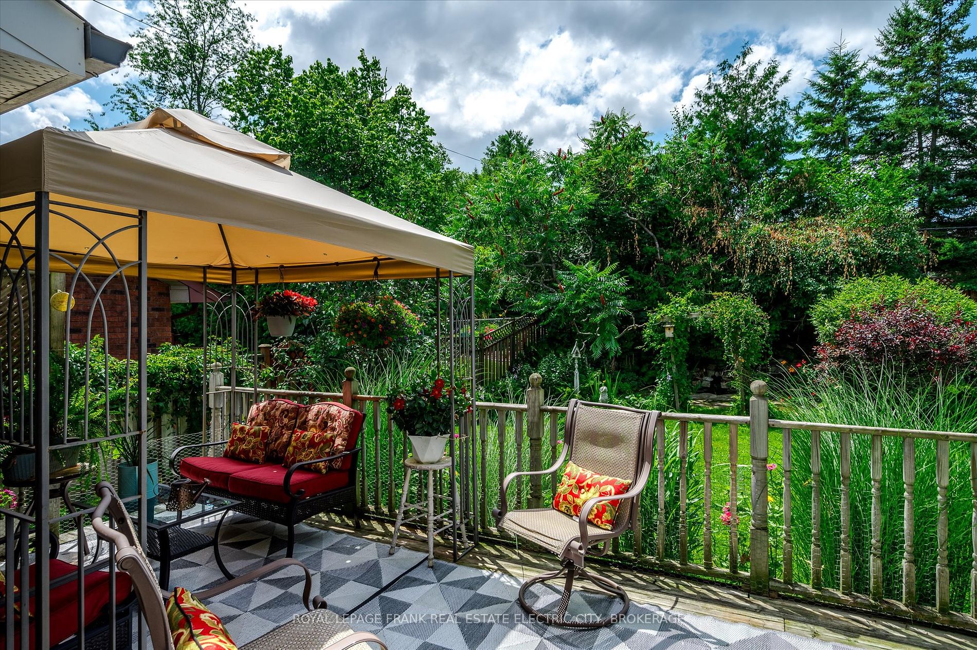 1817 Parkwood Circle