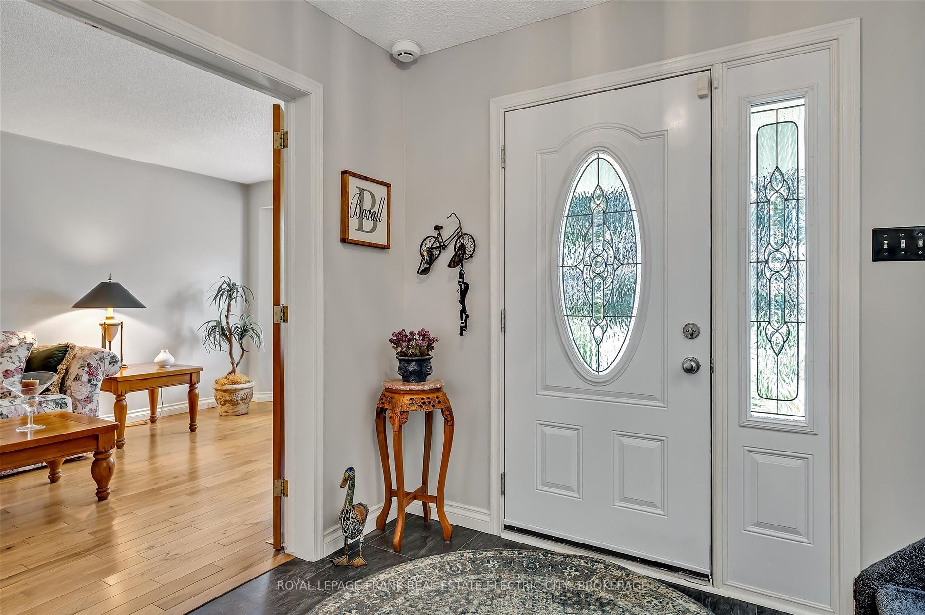 1817 Parkwood Circle