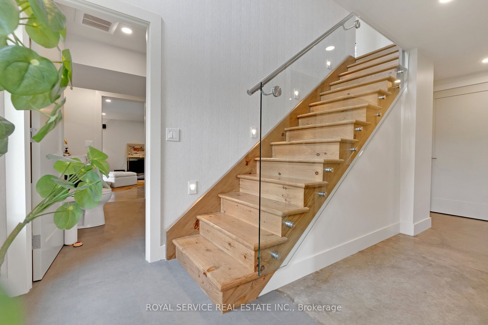 4566 Harwood Road