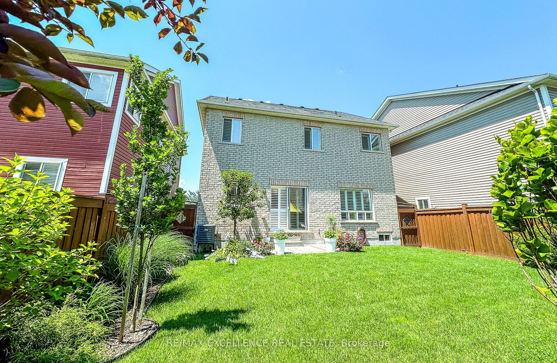 965 O'Reilly Crescent