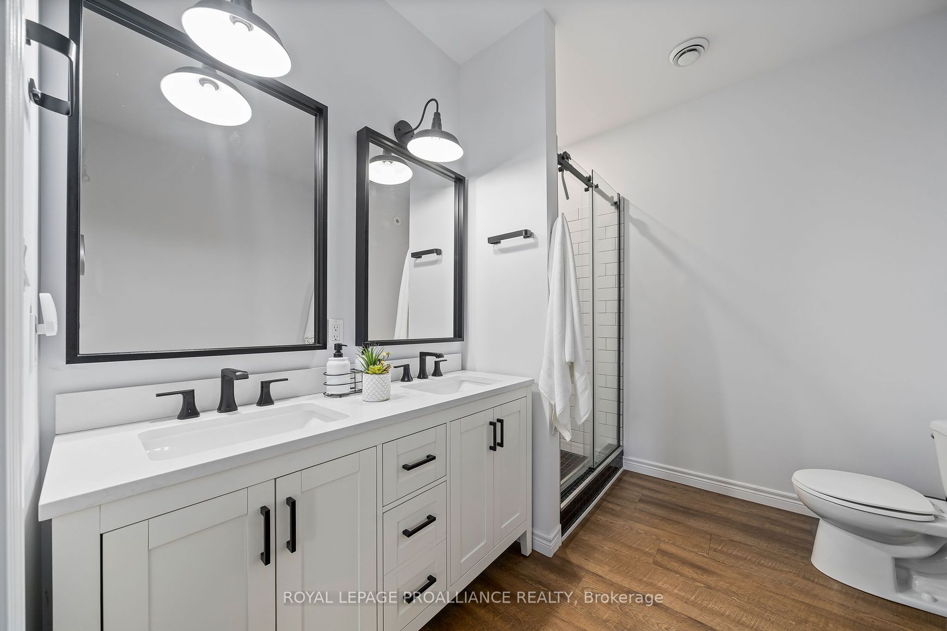 190 Lakeshore Road
