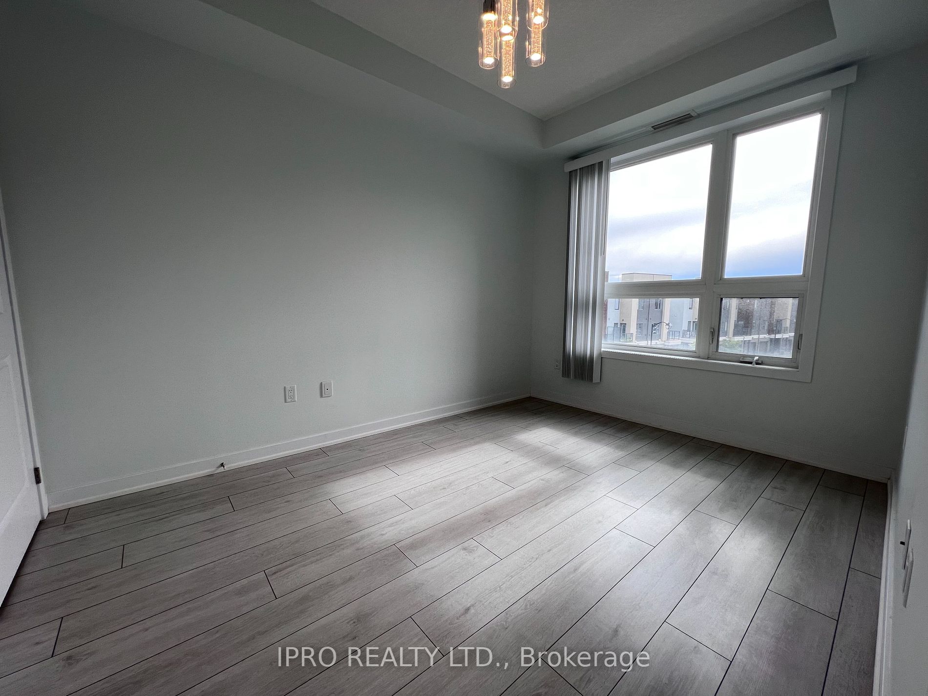 101 Shoreview Pl, #326