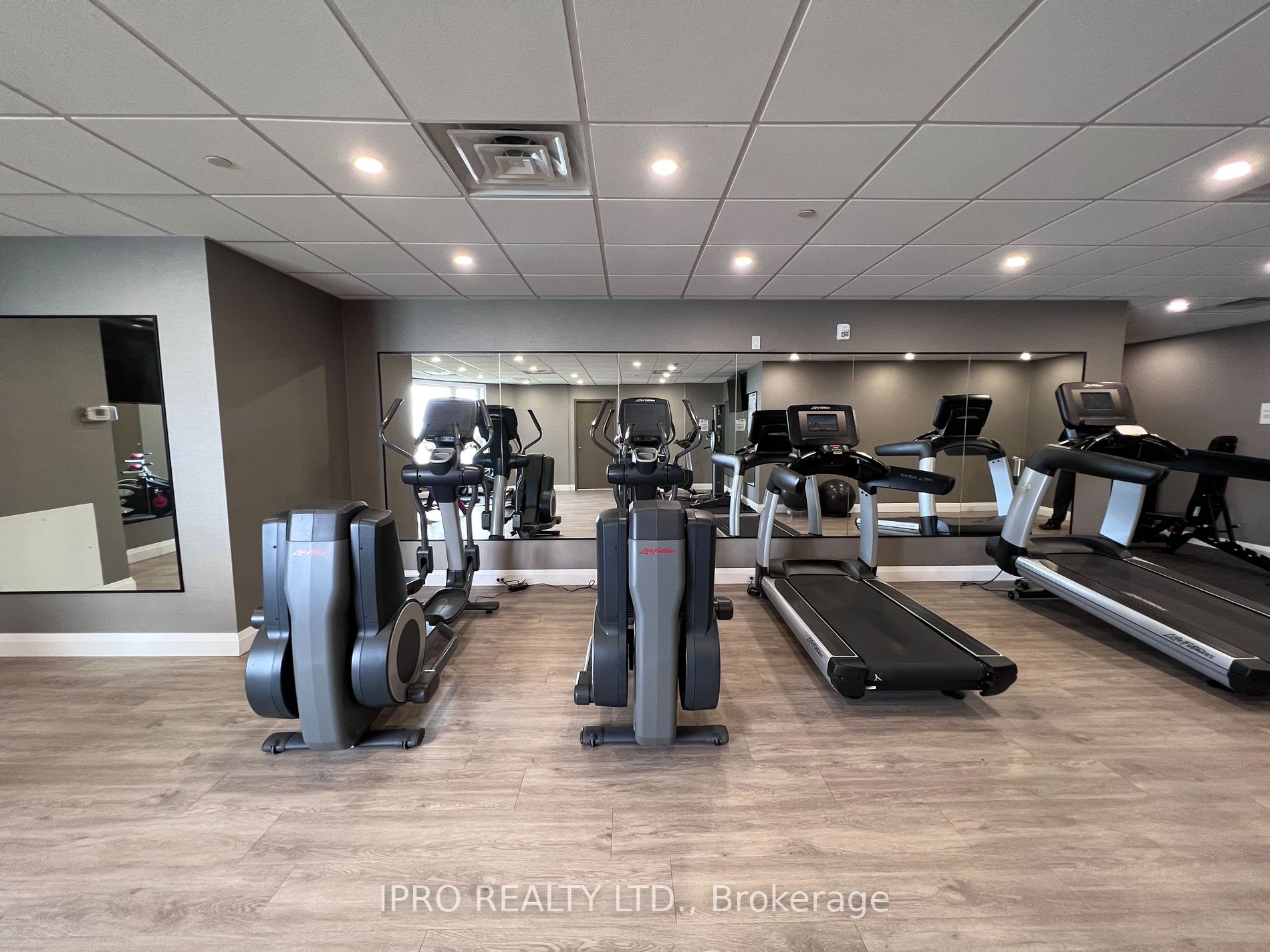 101 Shoreview Pl, #326
