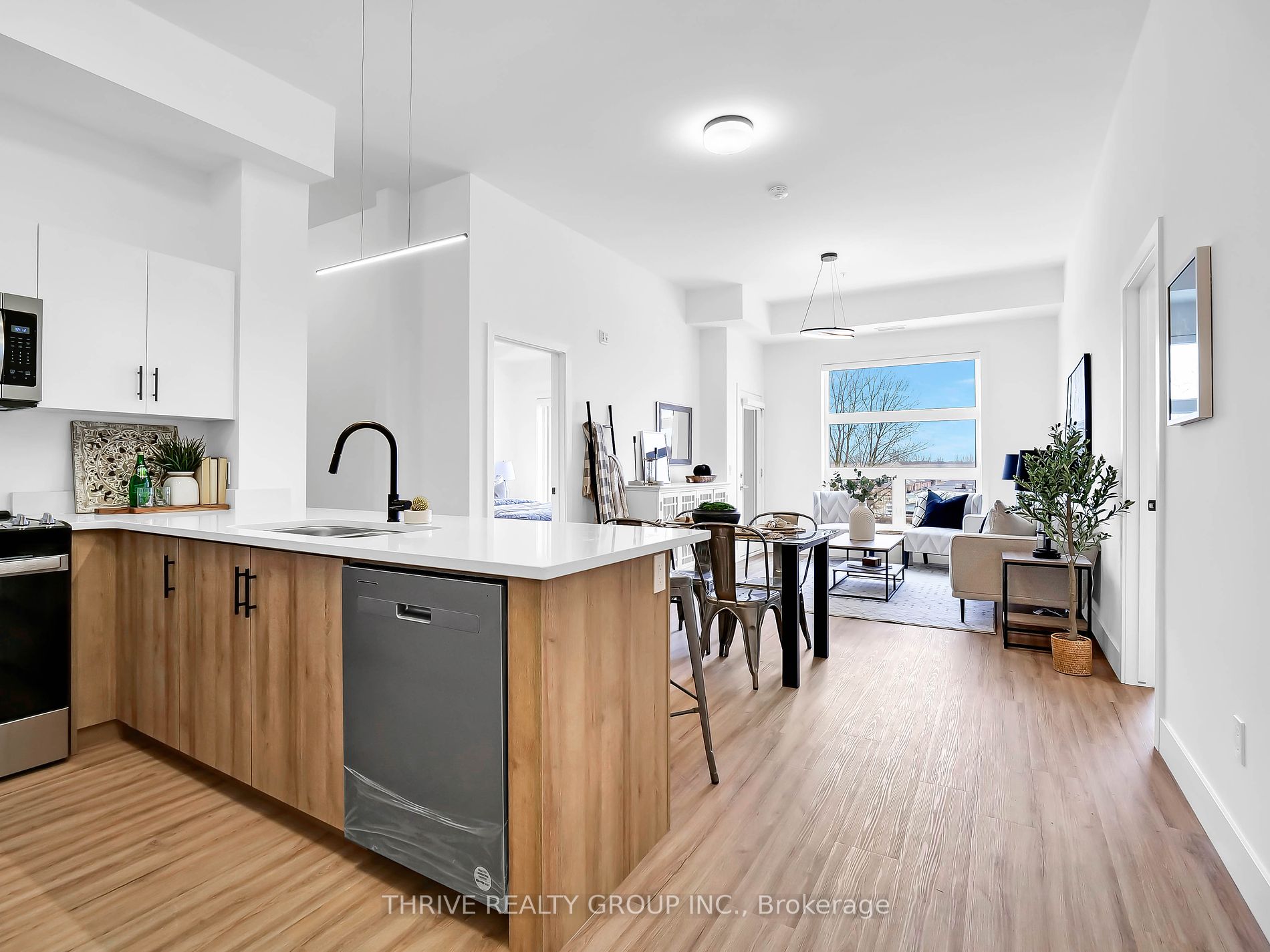 1076 GAINSBOROUGH Rd, #102